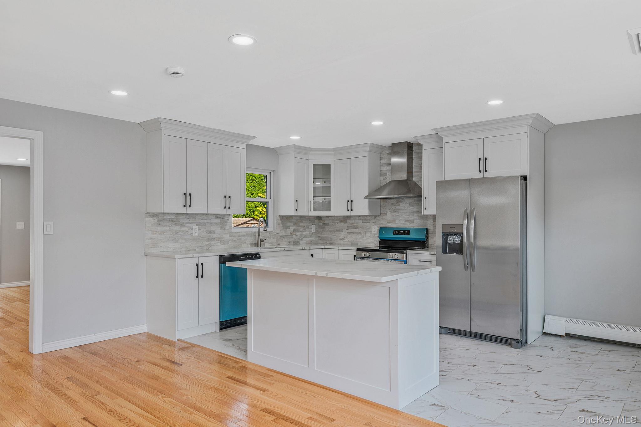 28 W 6th Street, Deer Park, NY 11729