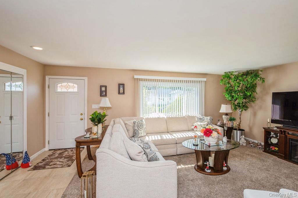 230 W End Avenue, Massapequa, NY 11758