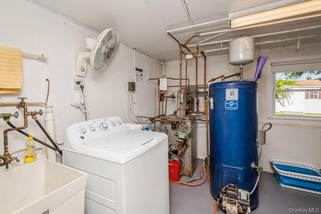 230 W End Avenue, Massapequa, NY 11758