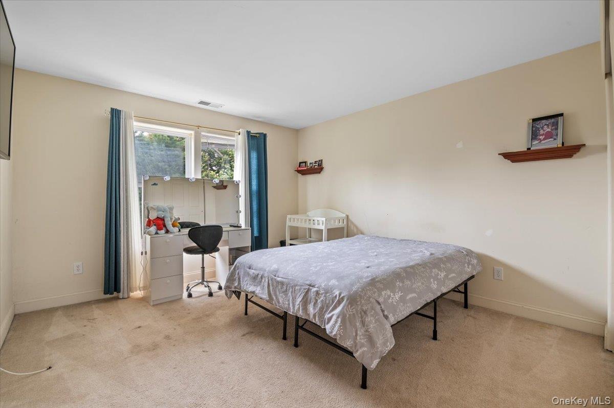 23 Island Trail, Mount Sinai, NY 11766