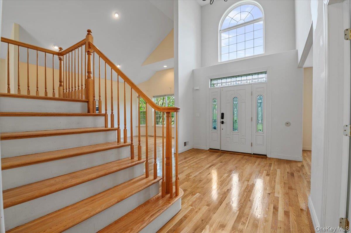 23 Island Trail, Mount Sinai, NY 11766