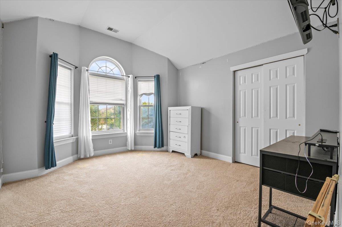 23 Island Trail, Mount Sinai, NY 11766