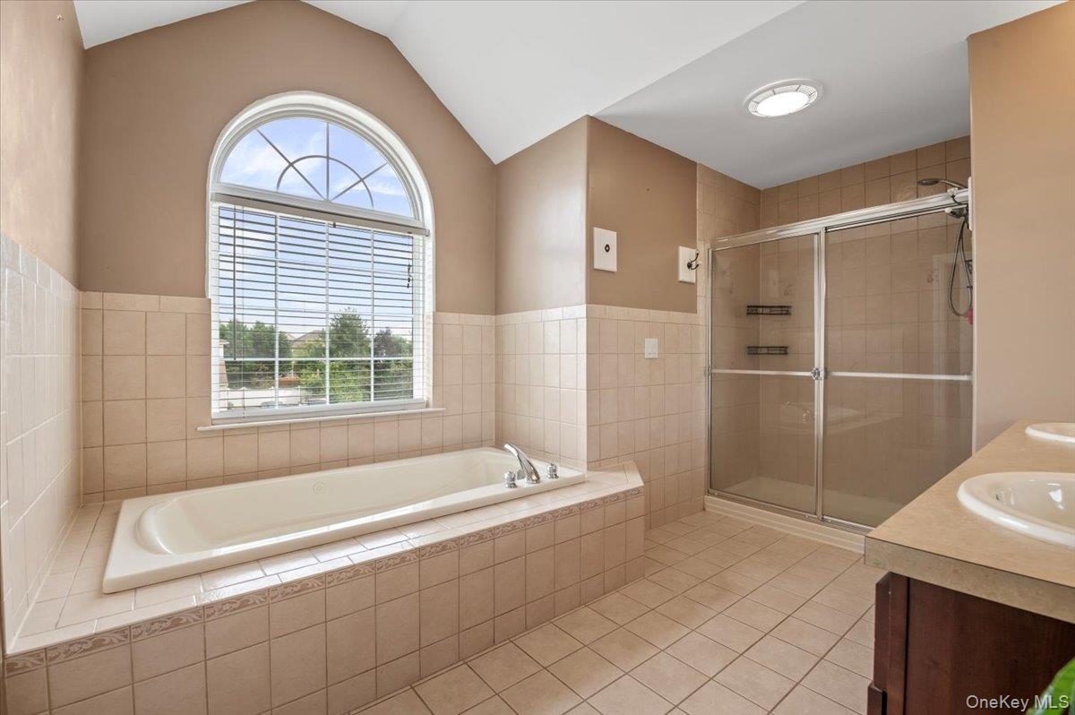 23 Island Trail, Mount Sinai, NY 11766