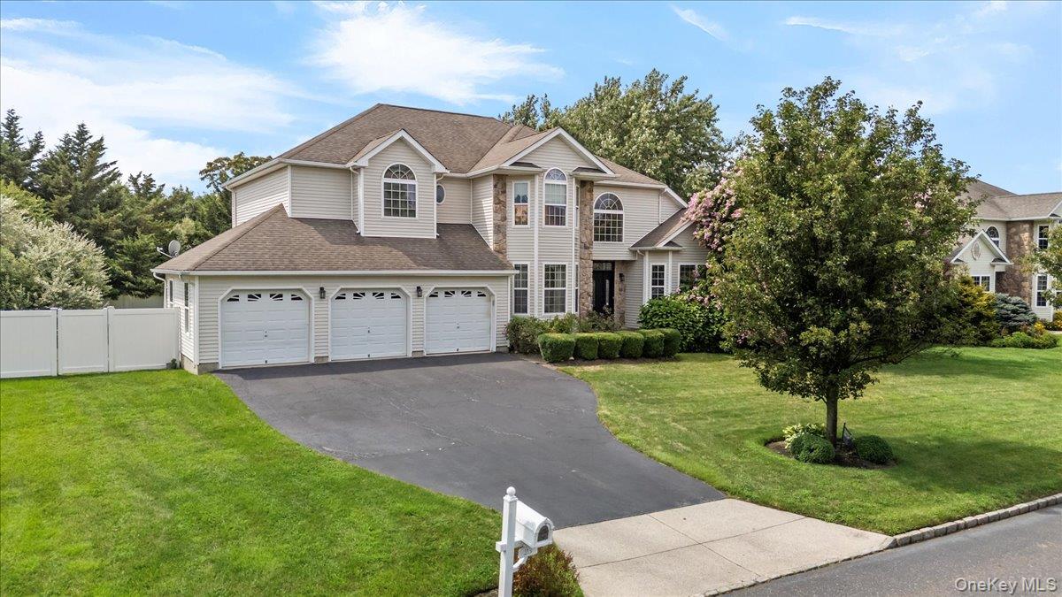 23 Island Trail, Mount Sinai, NY 11766