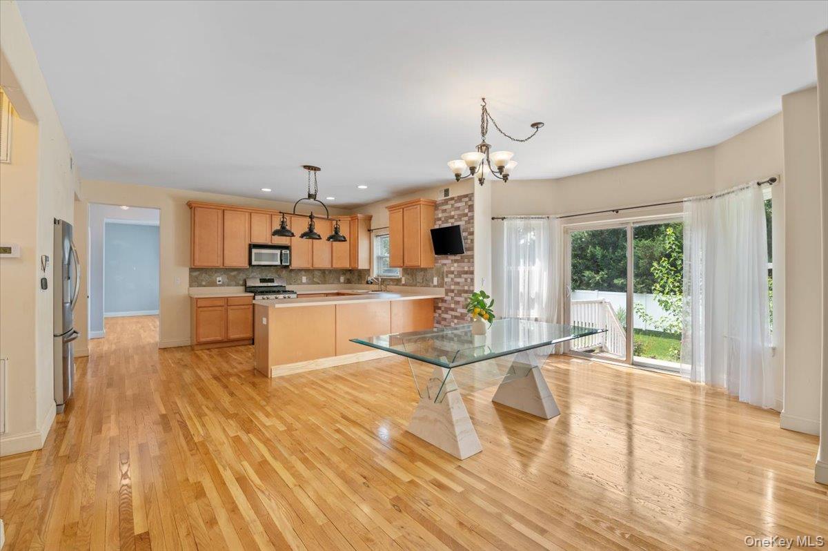 23 Island Trail, Mount Sinai, NY 11766