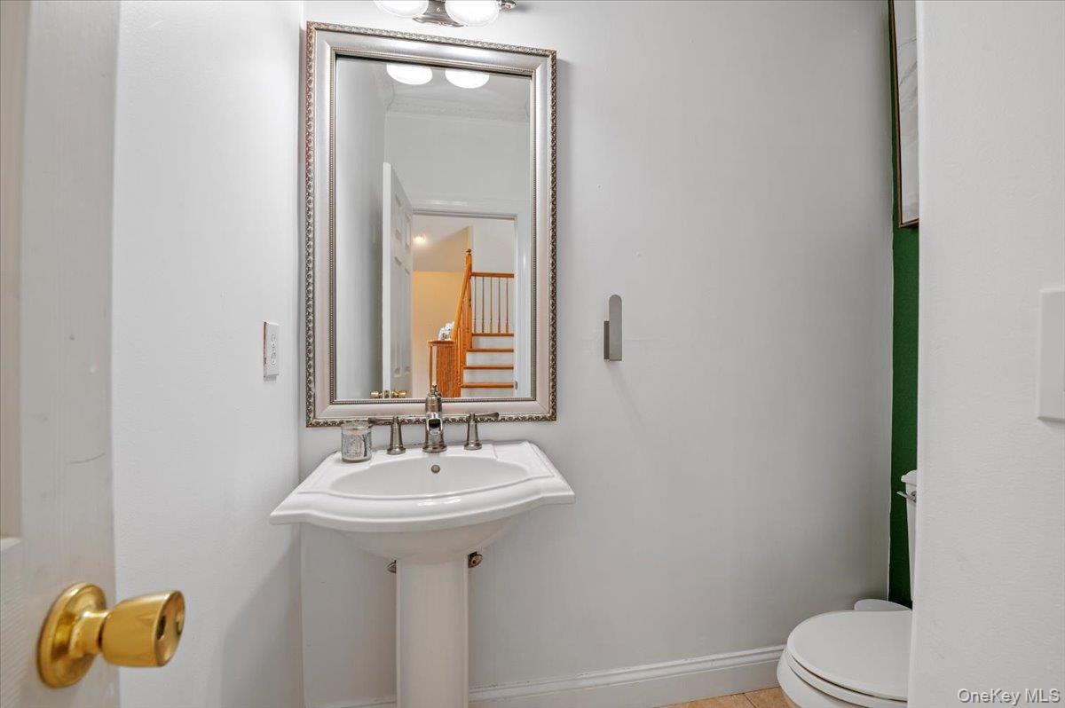 23 Island Trail, Mount Sinai, NY 11766