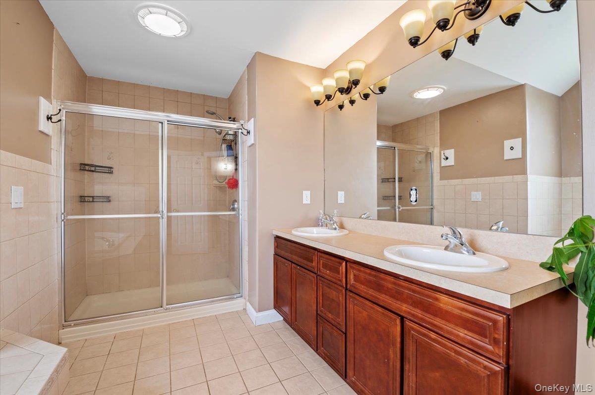 23 Island Trail, Mount Sinai, NY 11766