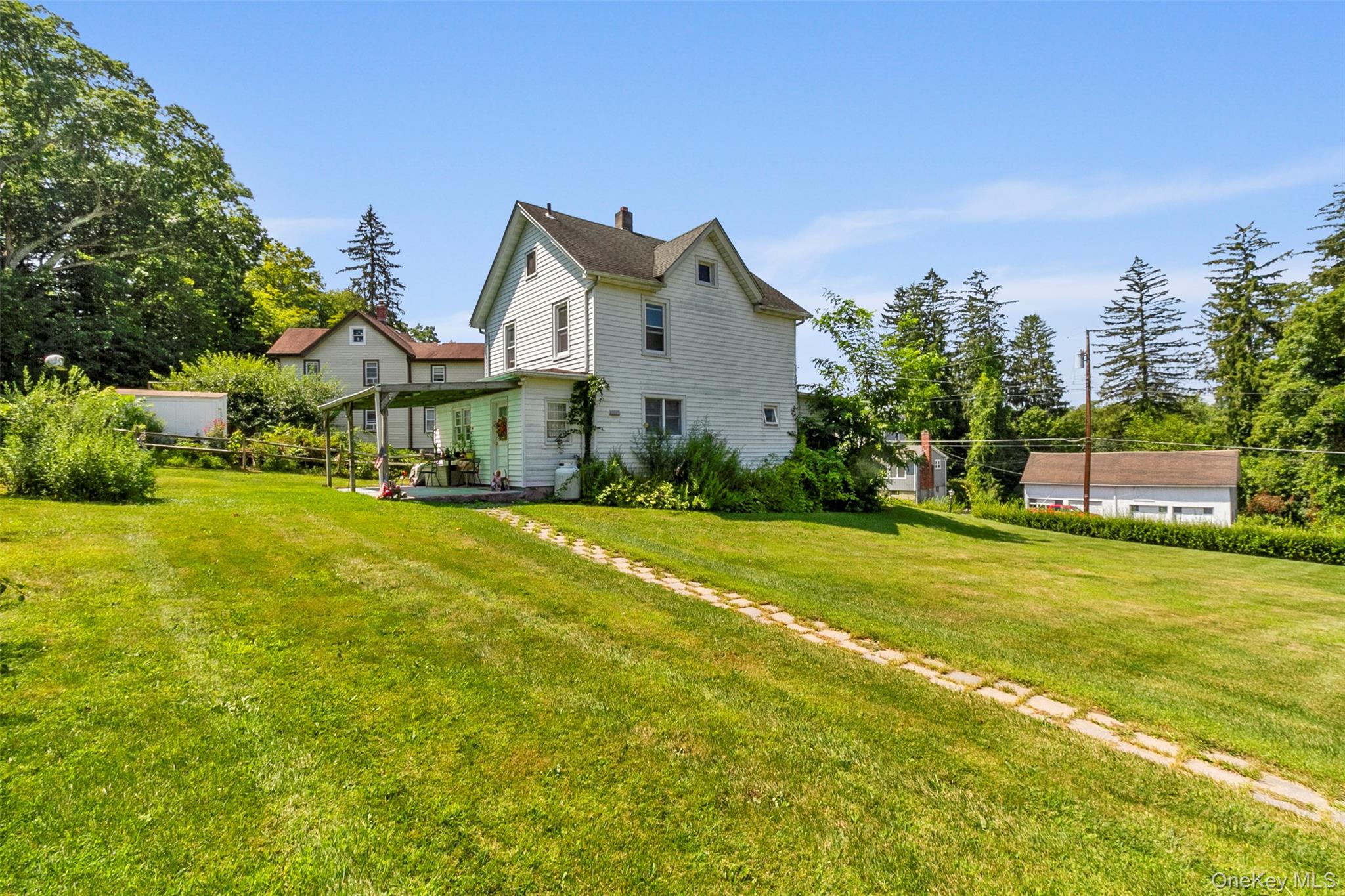 112 School Street, Mahopac, NY 10541