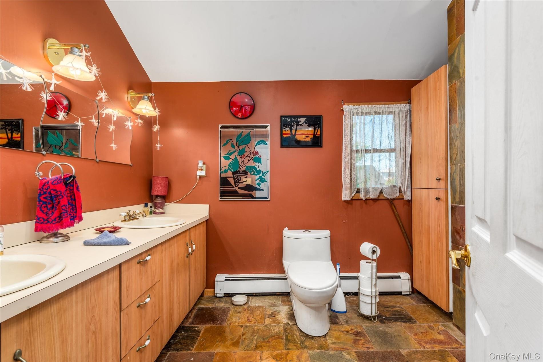 177 Sportsmans Avenue, Freeport, NY 11520