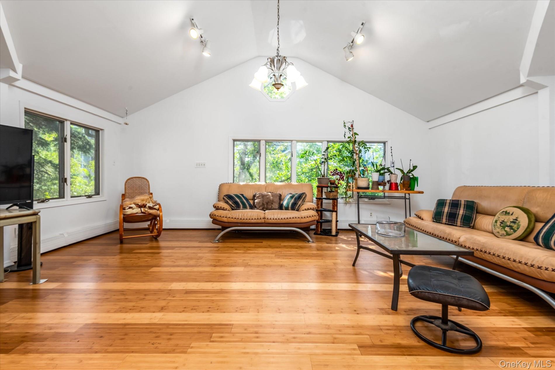 177 Sportsmans Avenue, Freeport, NY 11520