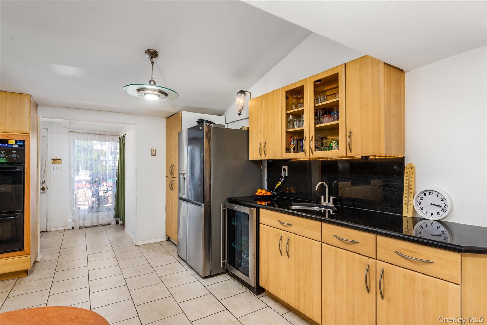 177 Sportsmans Avenue, Freeport, NY 11520