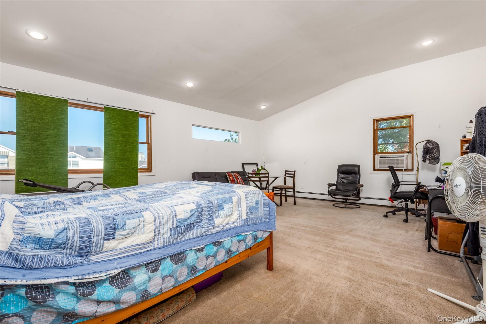 177 Sportsmans Avenue, Freeport, NY 11520