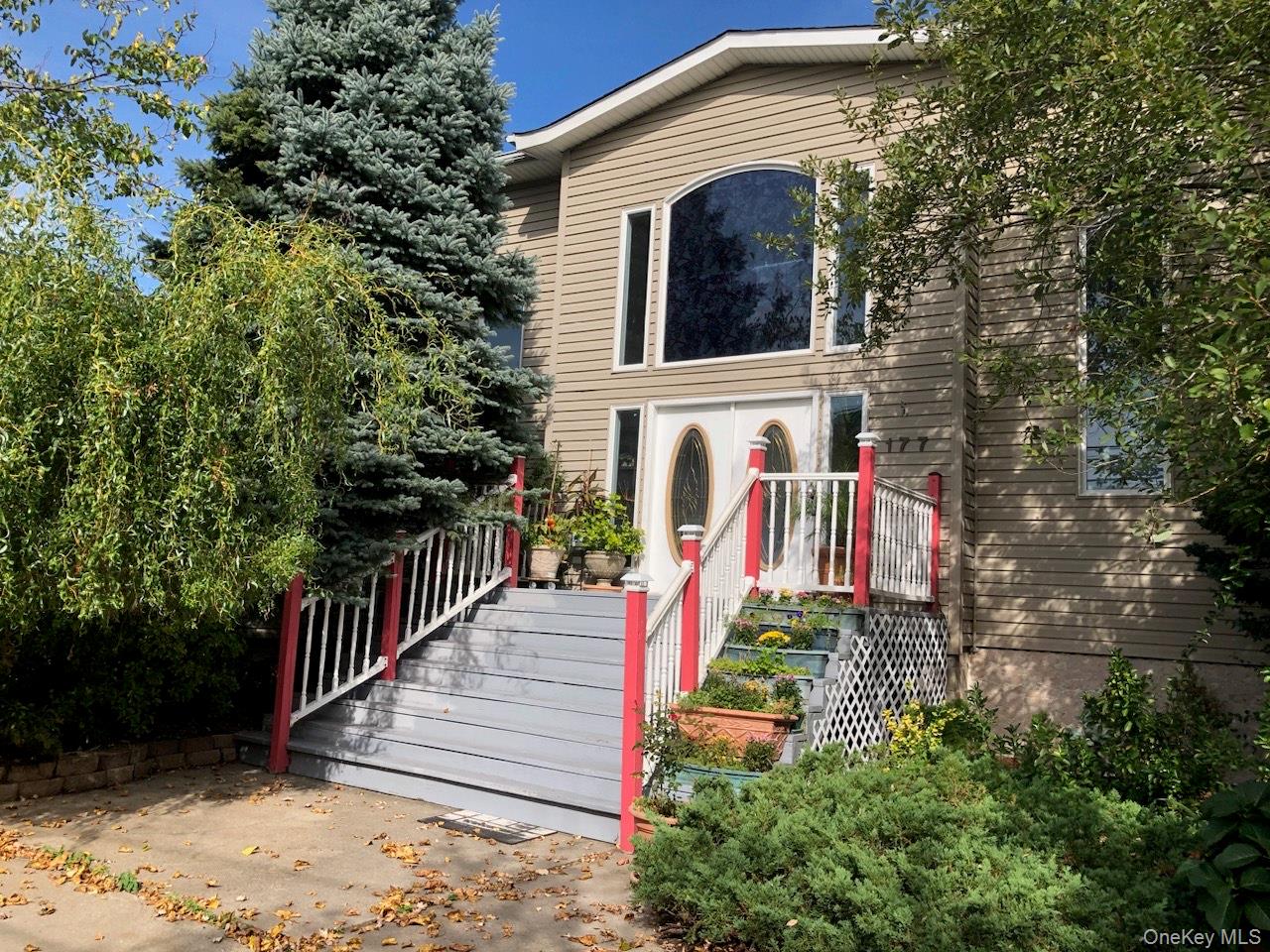 177 Sportsmans Avenue, Freeport, NY 11520