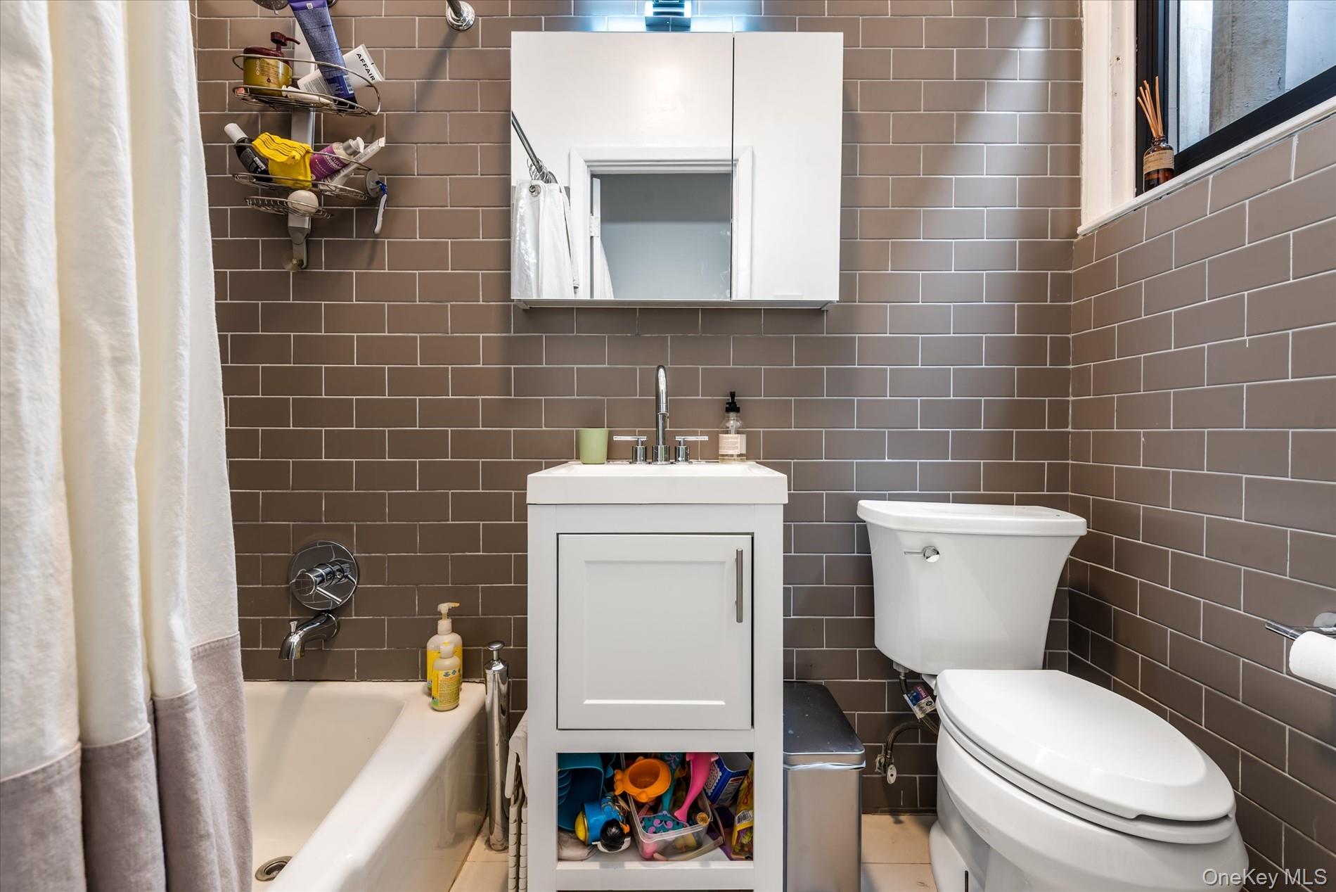 5932 Grove Street, Ridgewood, NY 11385