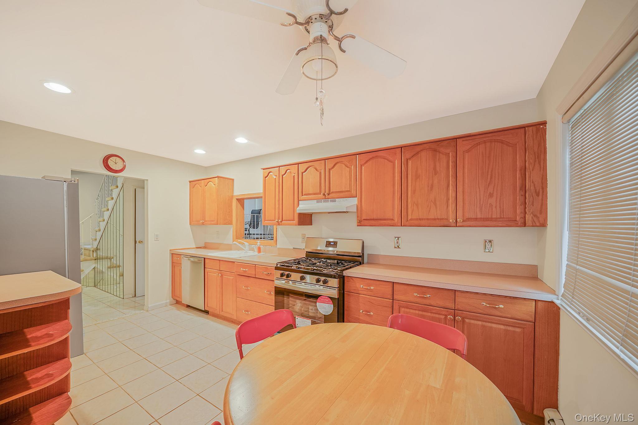 154 Acorn Avenue, Central Islip, NY 11722