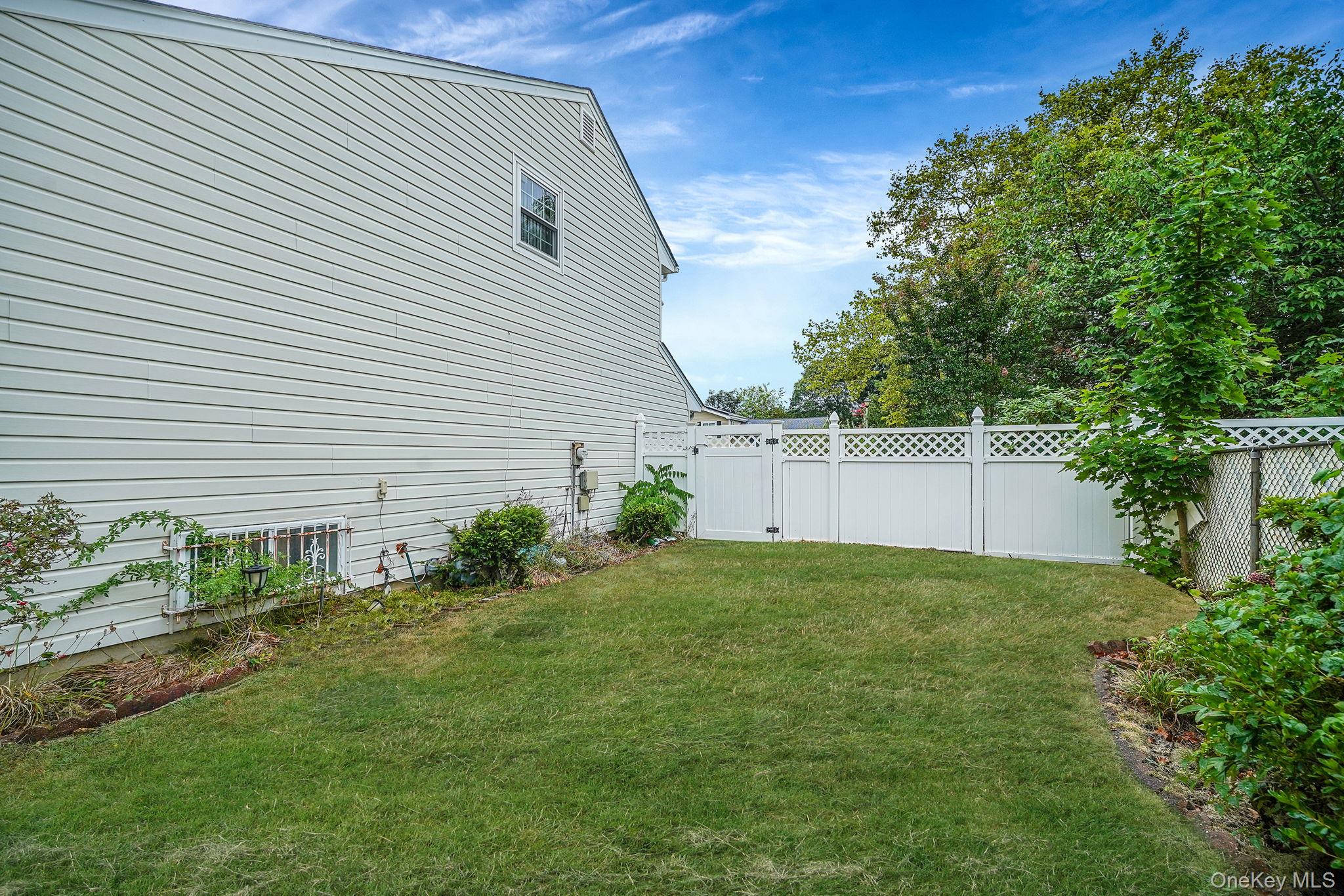 154 Acorn Avenue, Central Islip, NY 11722