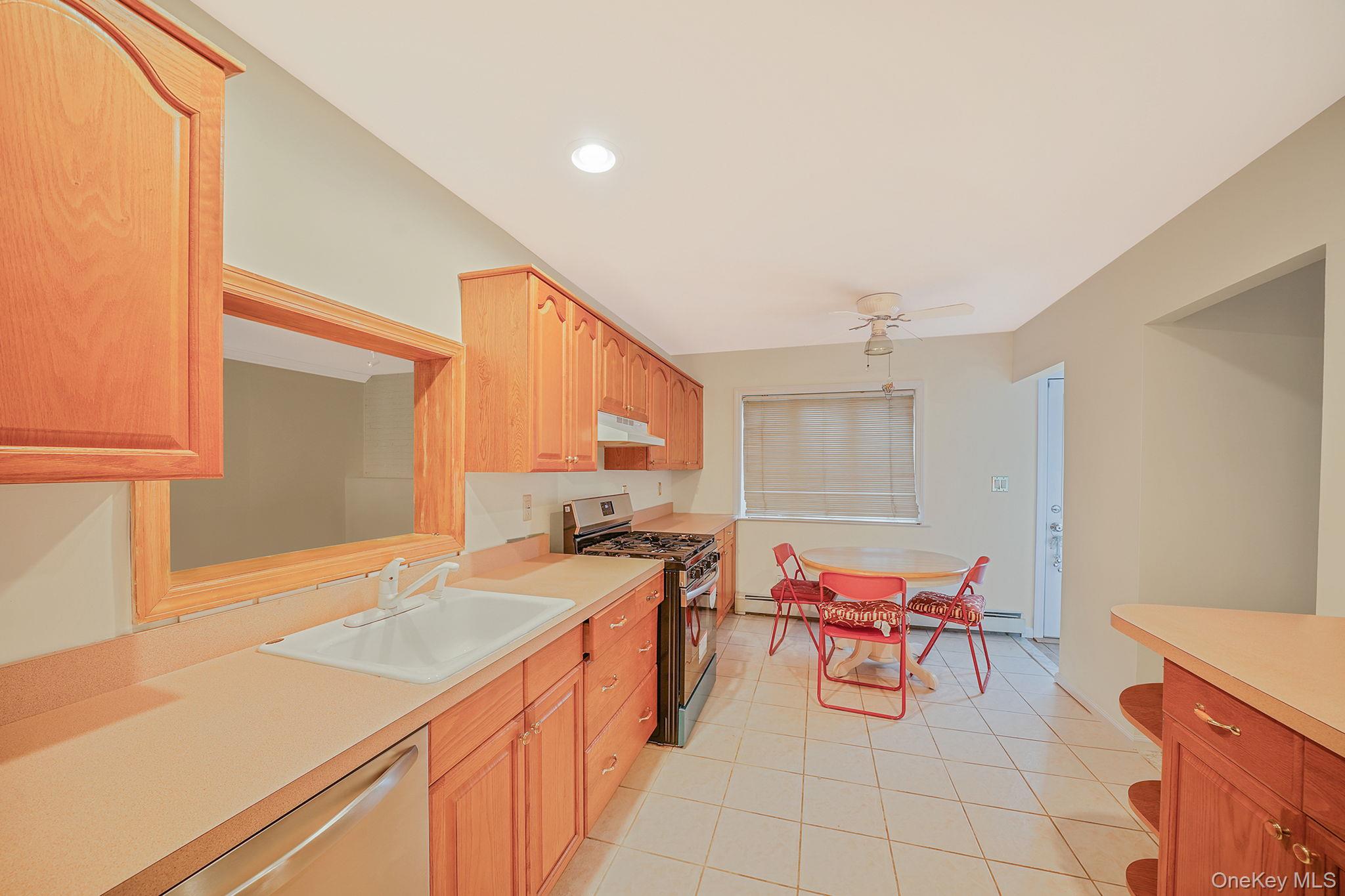 154 Acorn Avenue, Central Islip, NY 11722