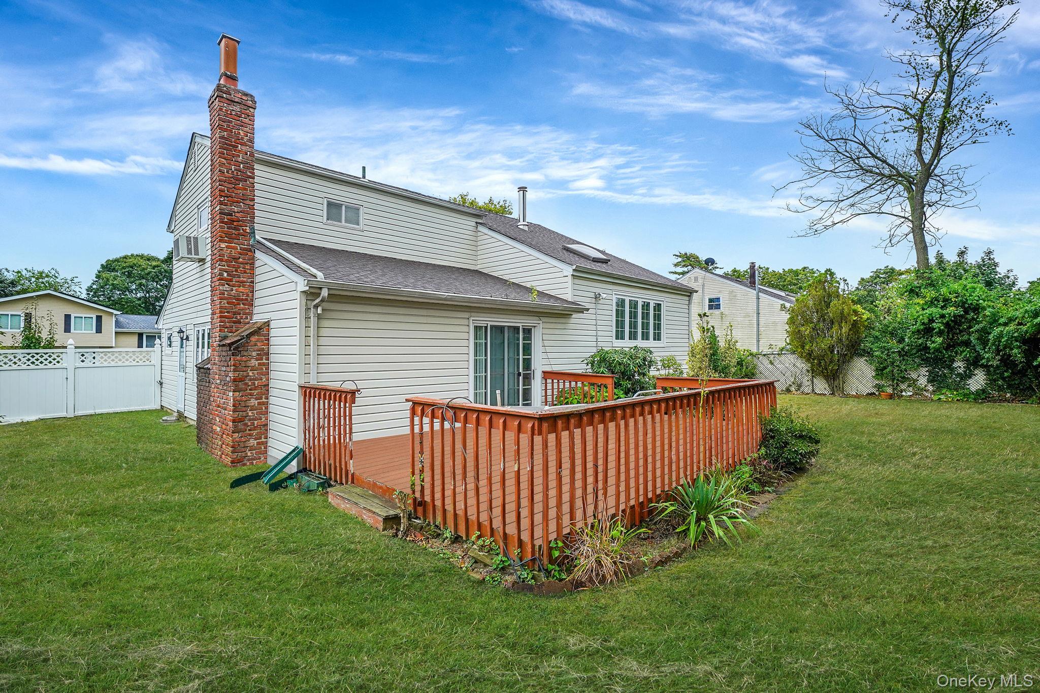 154 Acorn Avenue, Central Islip, NY 11722