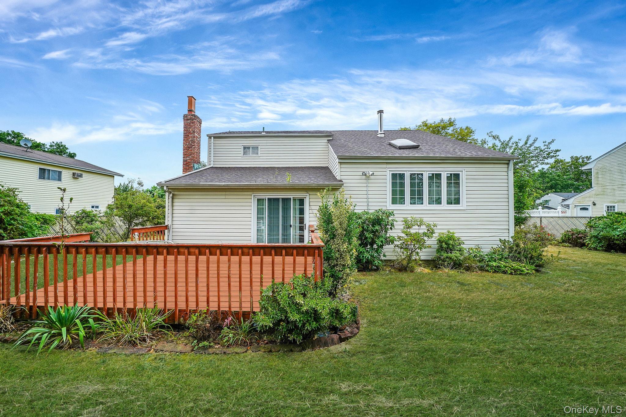 154 Acorn Avenue, Central Islip, NY 11722