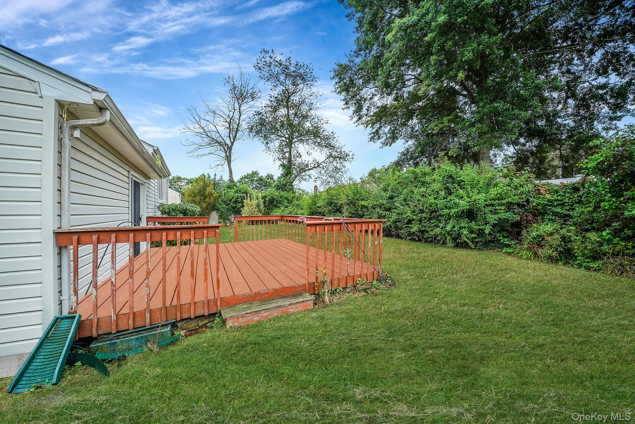 154 Acorn Avenue, Central Islip, NY 11722