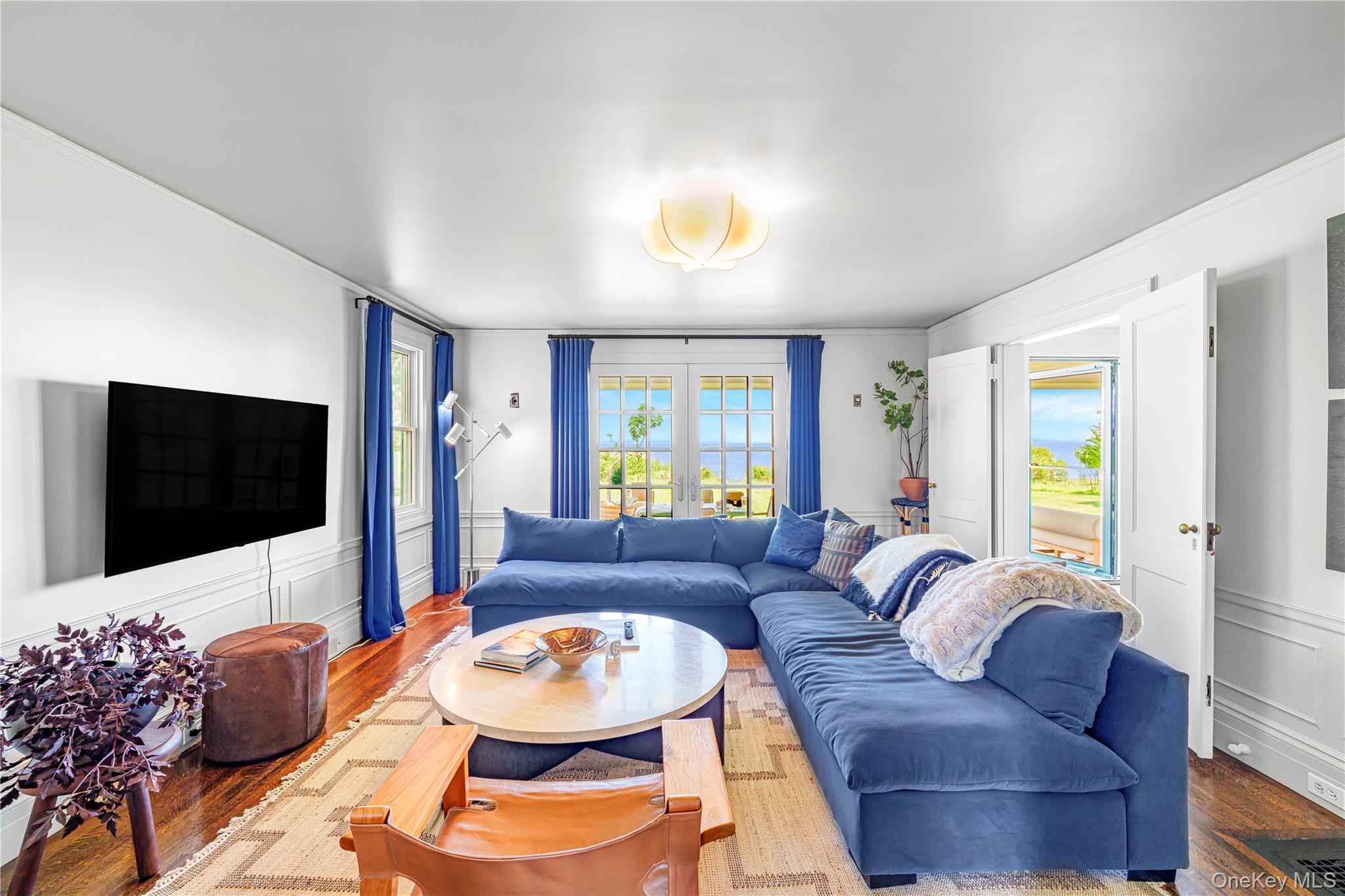 5 Thorn Hedge Road, Bellport, NY 11713