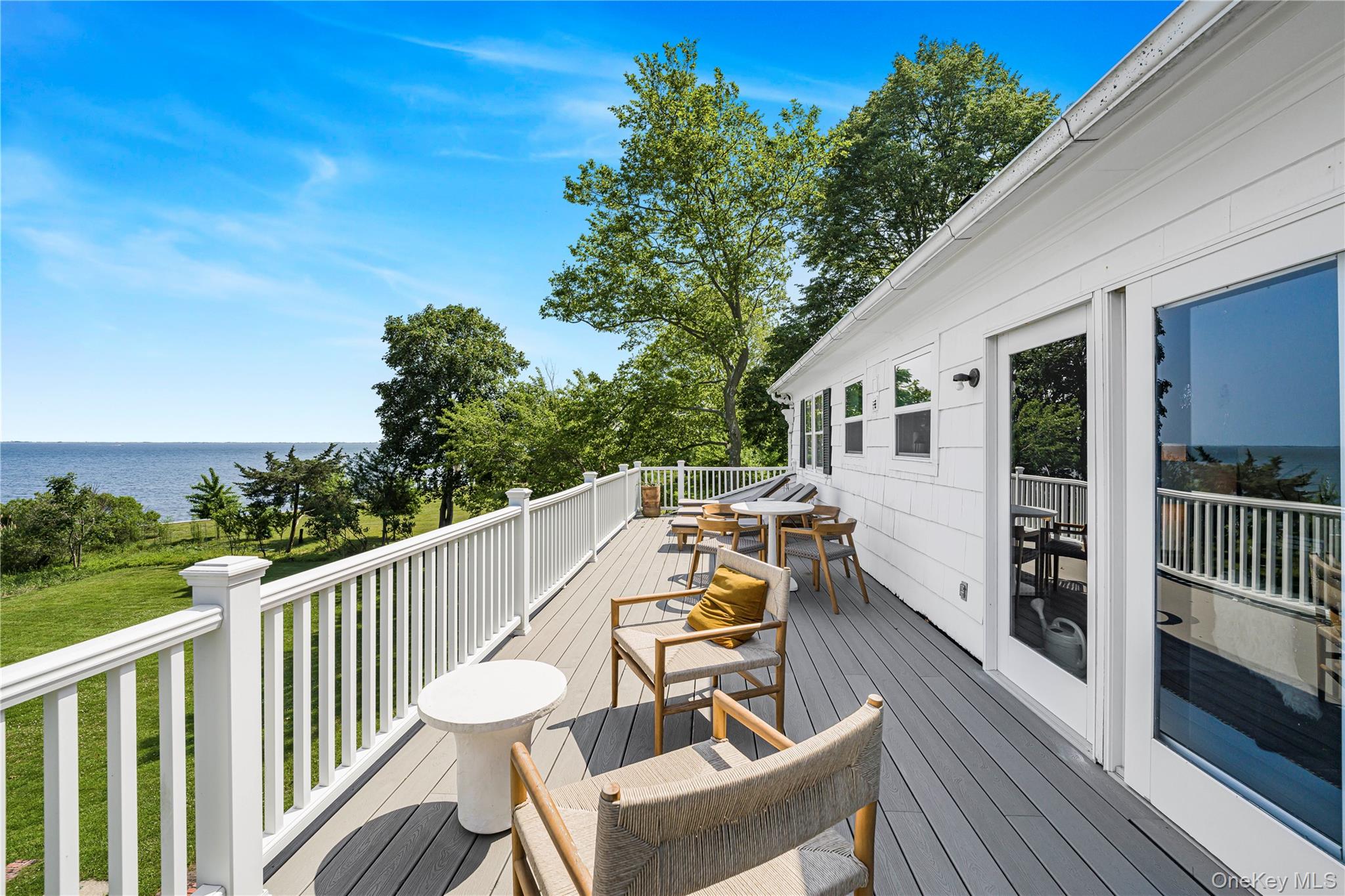 5 Thorn Hedge Road, Bellport, NY 11713