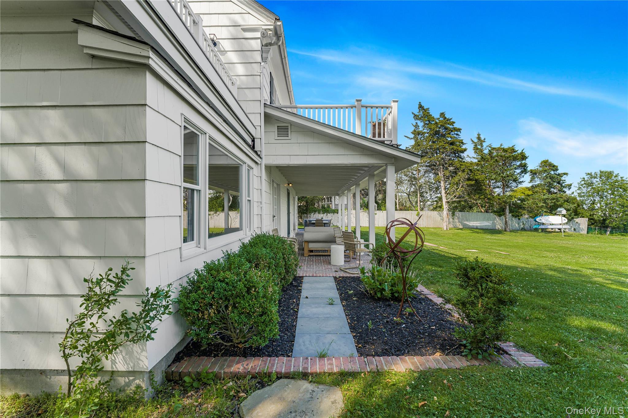 5 Thorn Hedge Road, Bellport, NY 11713