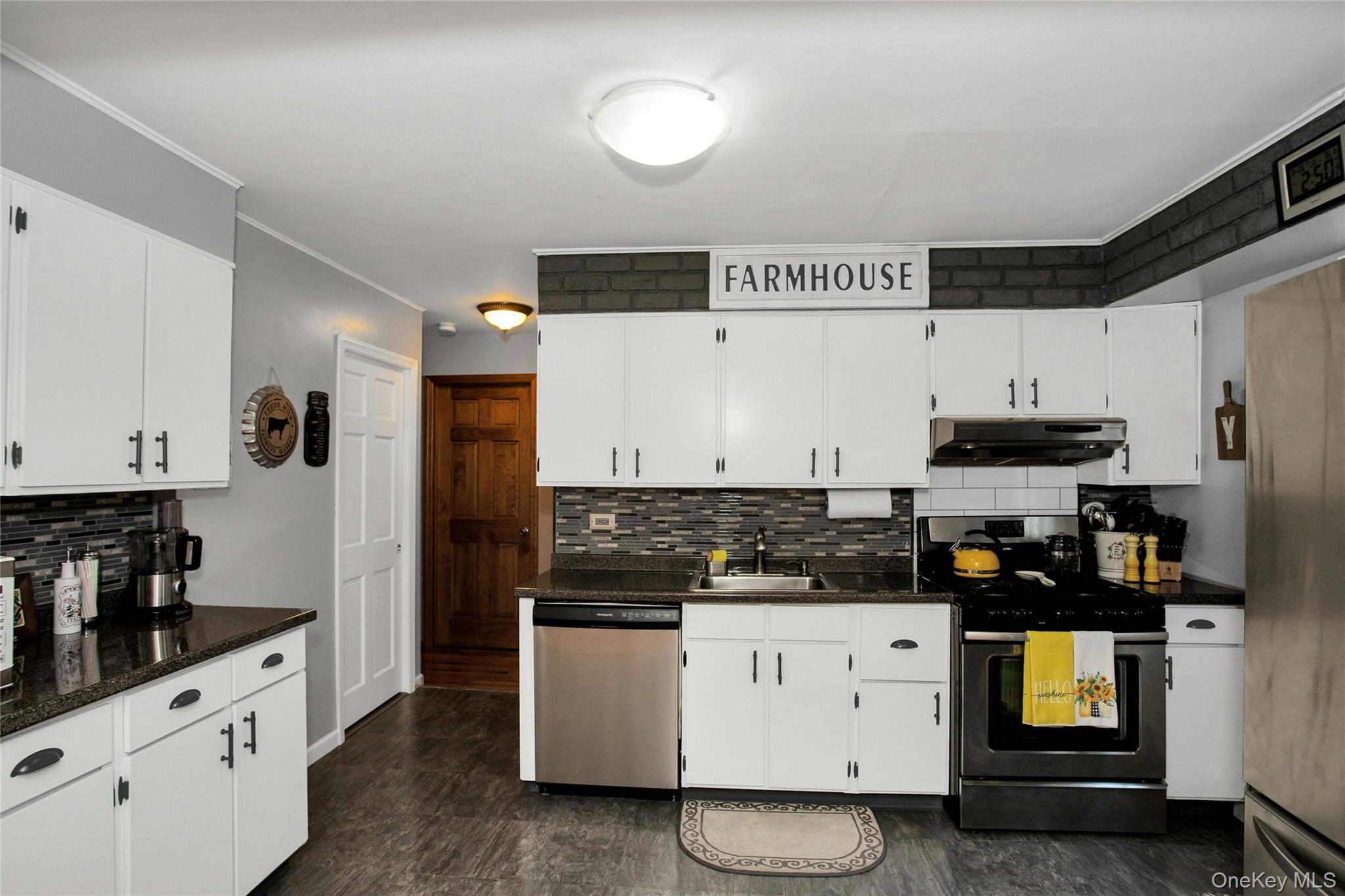 49 Norcross Avenue, Bethpage, NY 11714