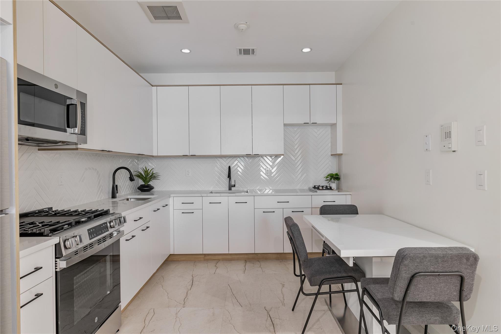 17 Union Road # 107, Spring Valley, NY 10977