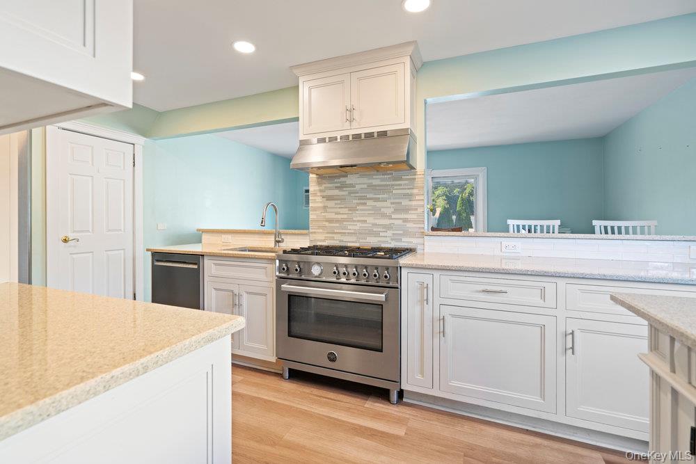 3 Maison Drive, Holbrook, NY 11741