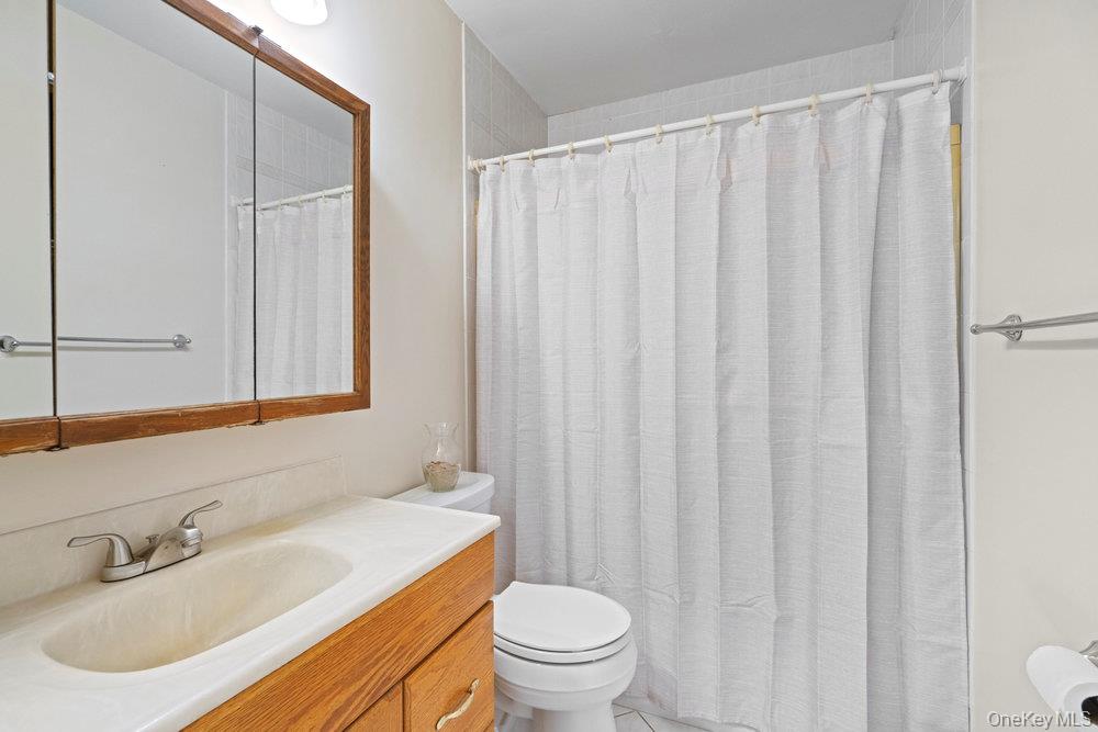 3 Maison Drive, Holbrook, NY 11741