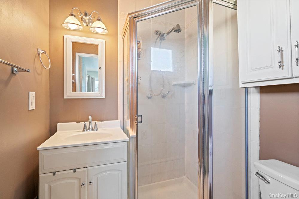 3 Maison Drive, Holbrook, NY 11741