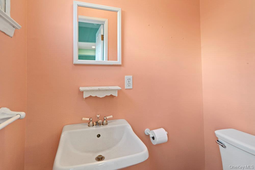 3 Maison Drive, Holbrook, NY 11741