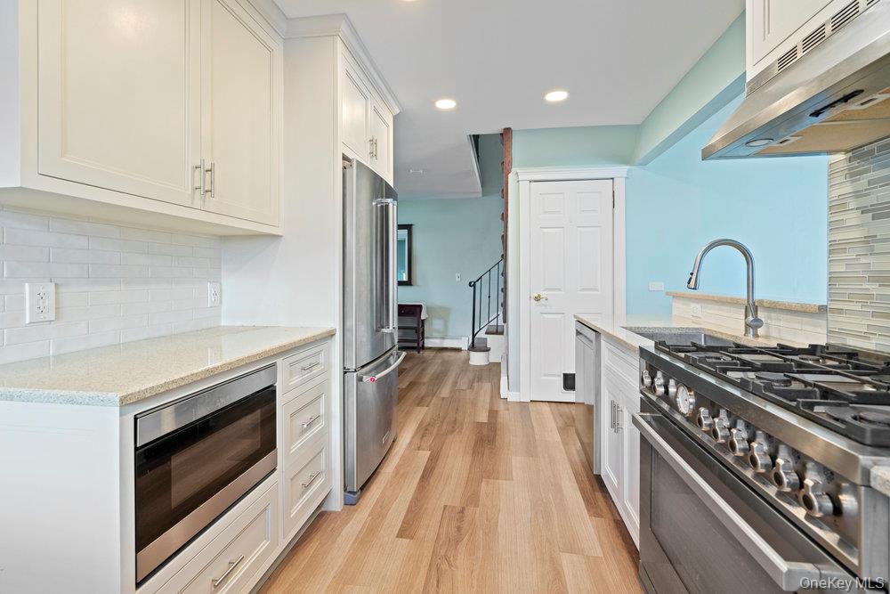 3 Maison Drive, Holbrook, NY 11741