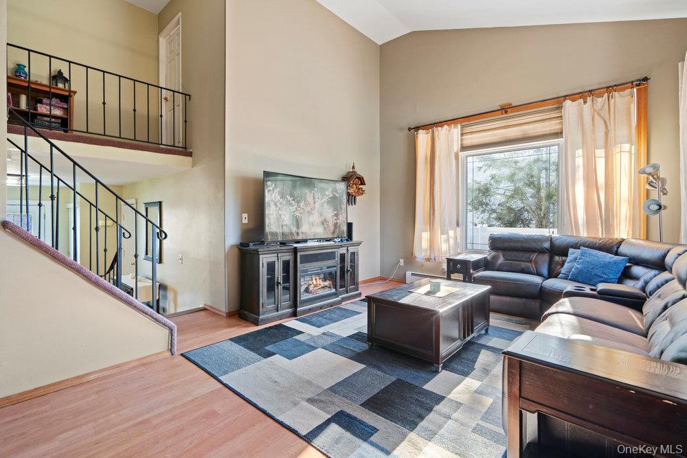 3 Maison Drive, Holbrook, NY 11741