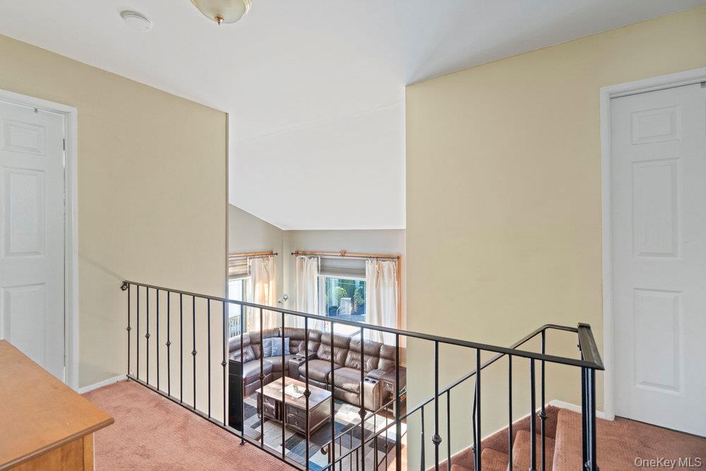 3 Maison Drive, Holbrook, NY 11741