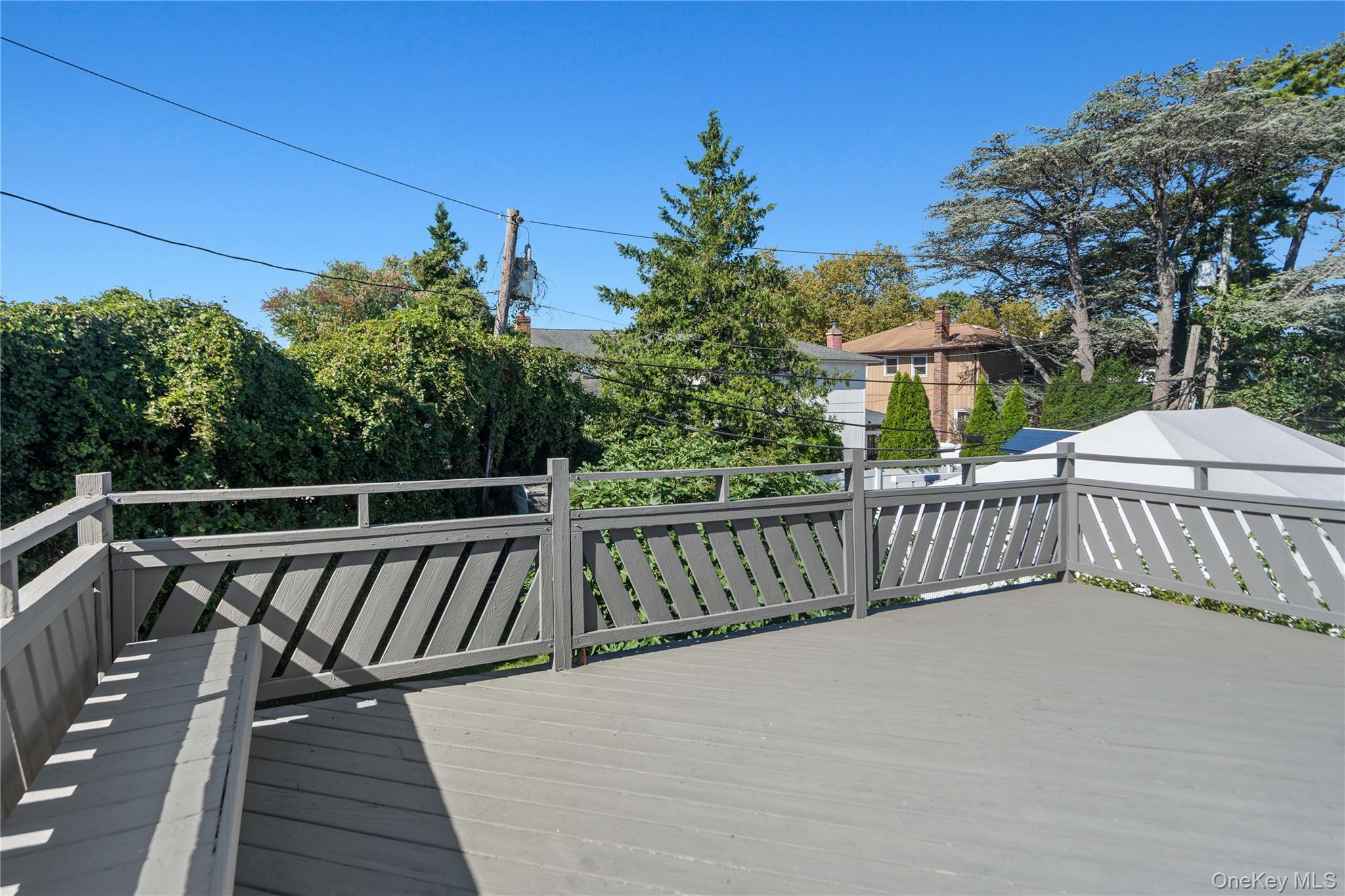 8 Gale Drive, North Woodmere, NY 11581