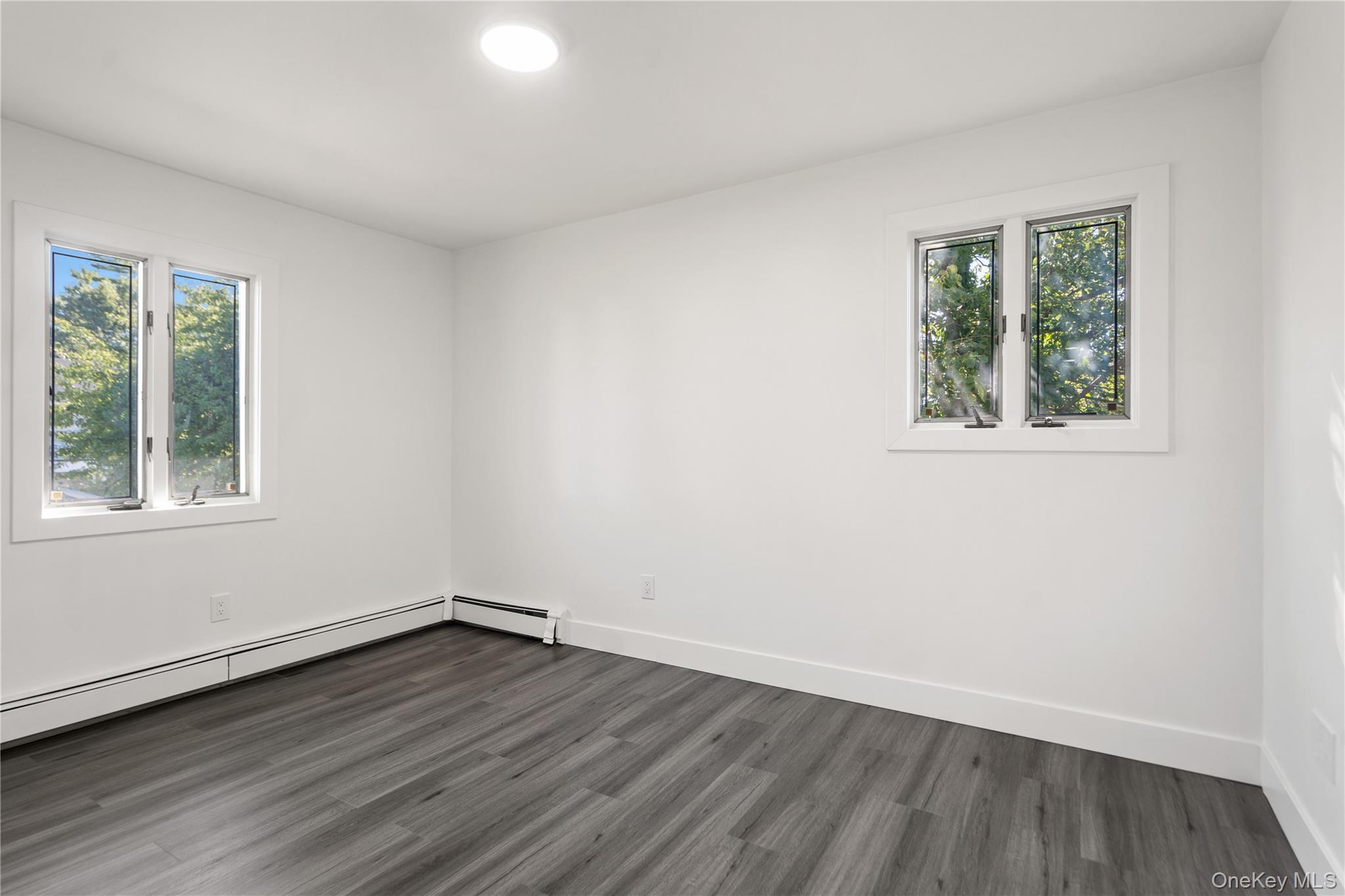 8 Gale Drive, North Woodmere, NY 11581