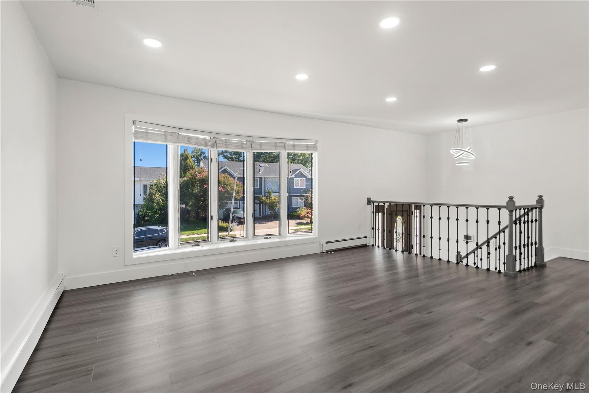 8 Gale Drive, North Woodmere, NY 11581