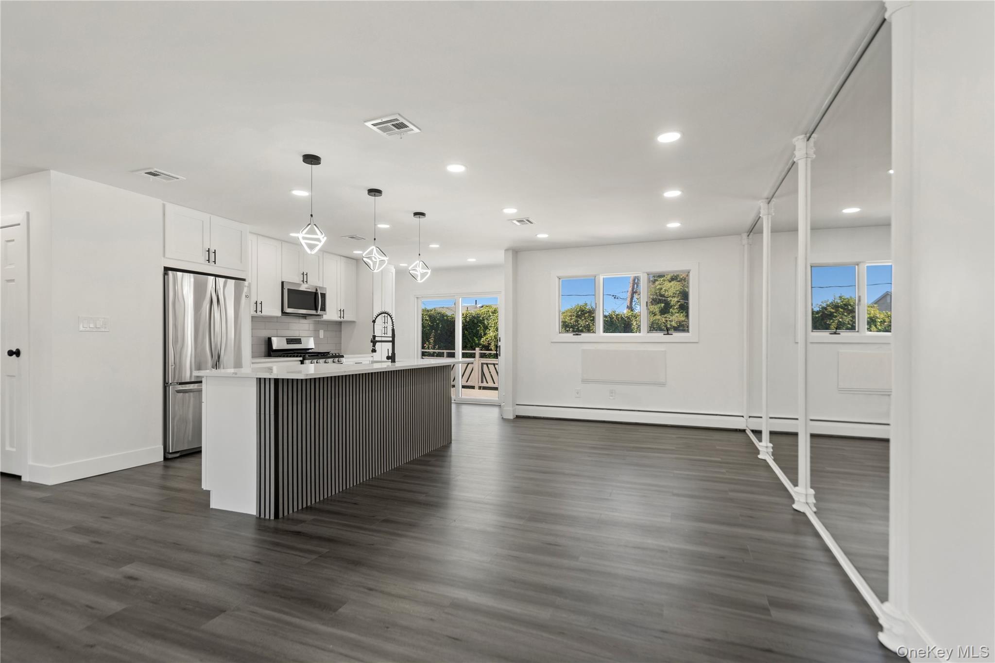 8 Gale Drive, North Woodmere, NY 11581