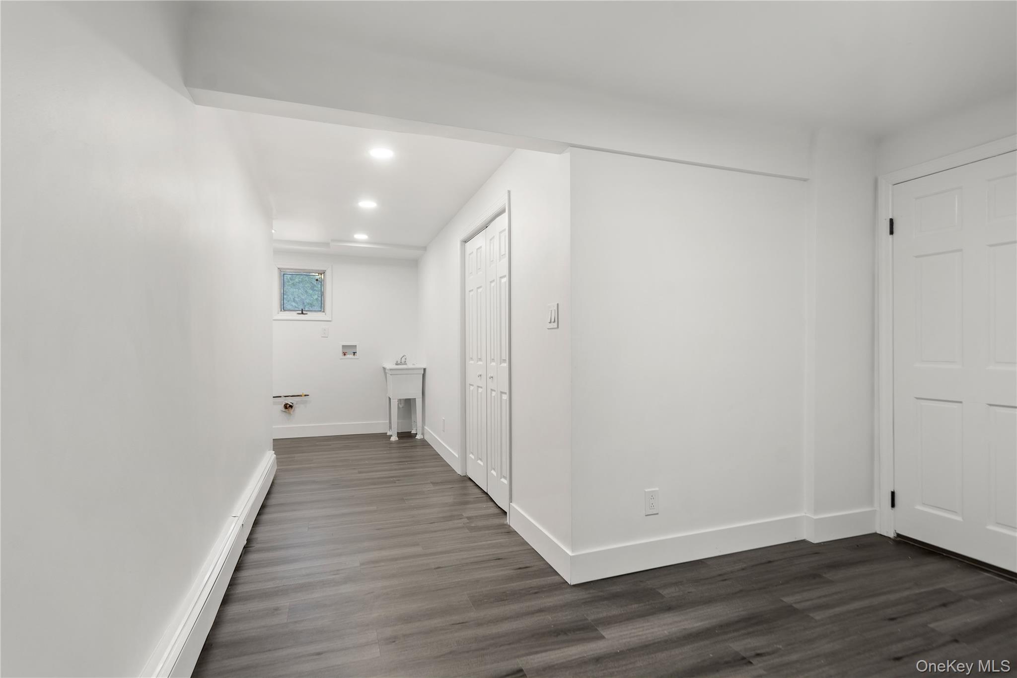 8 Gale Drive, North Woodmere, NY 11581