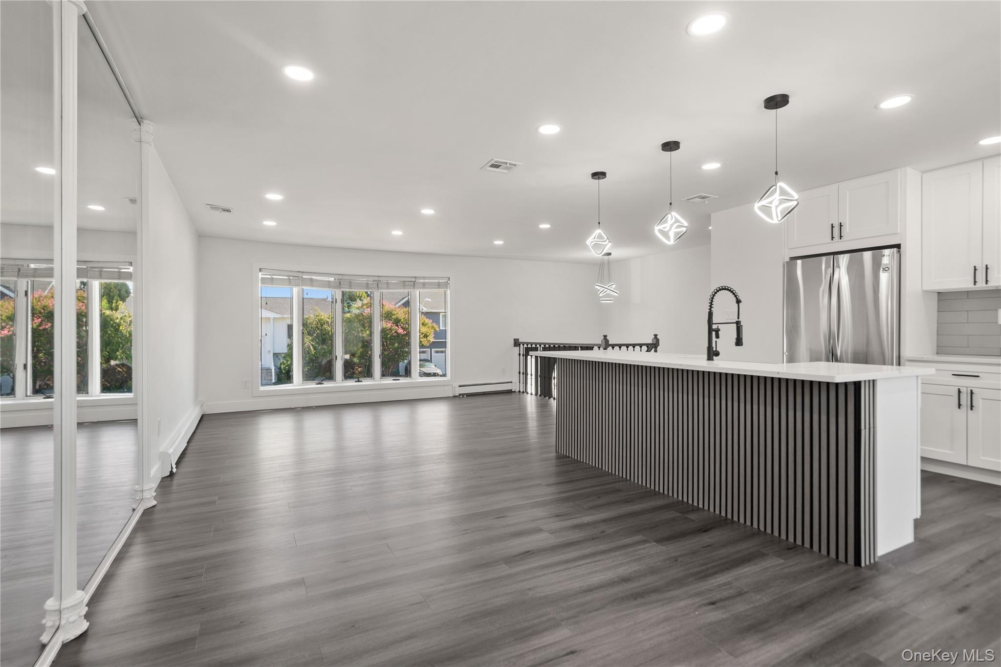 8 Gale Drive, North Woodmere, NY 11581