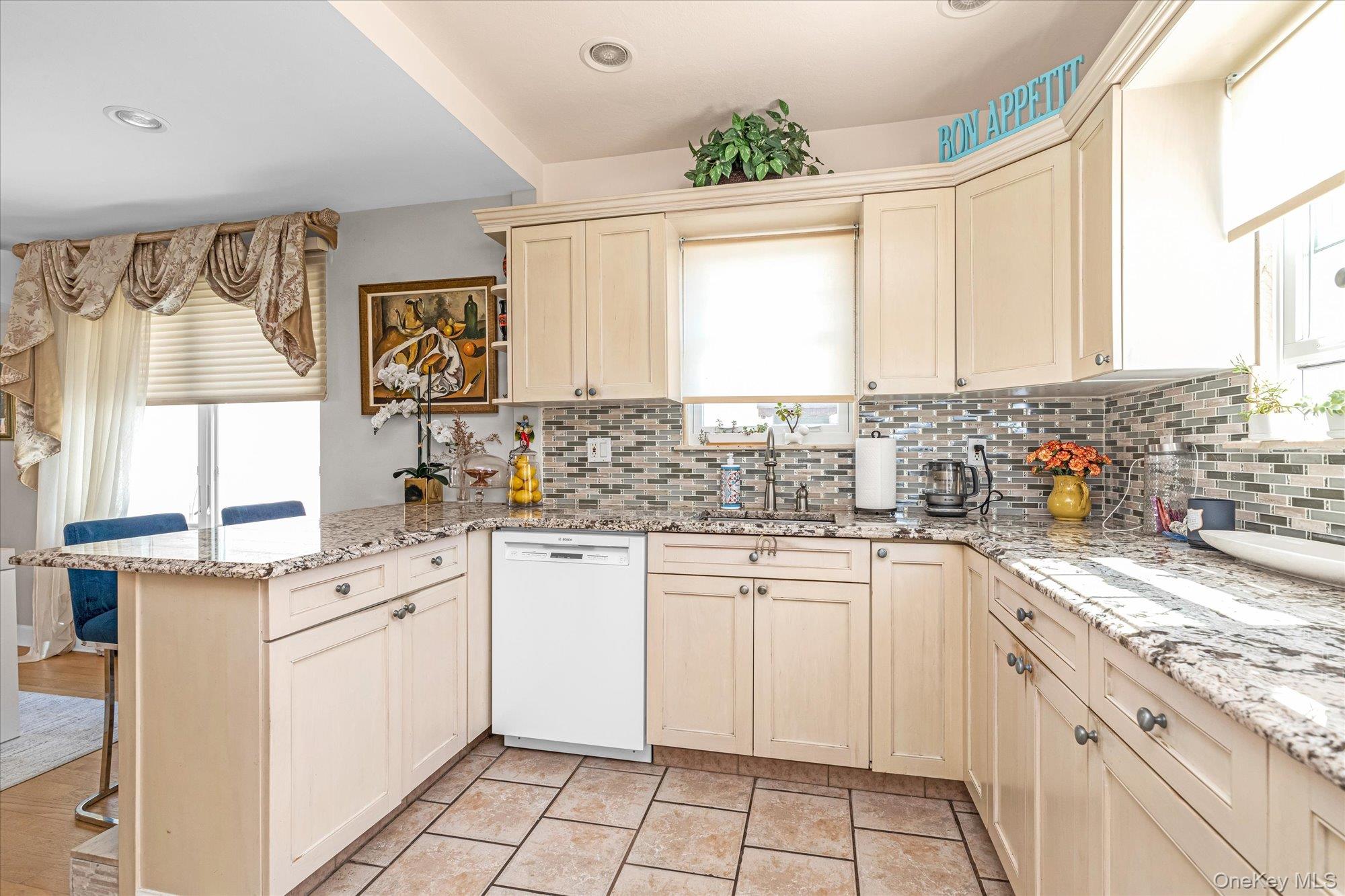 6440 60th Avenue, Maspeth, NY 11378