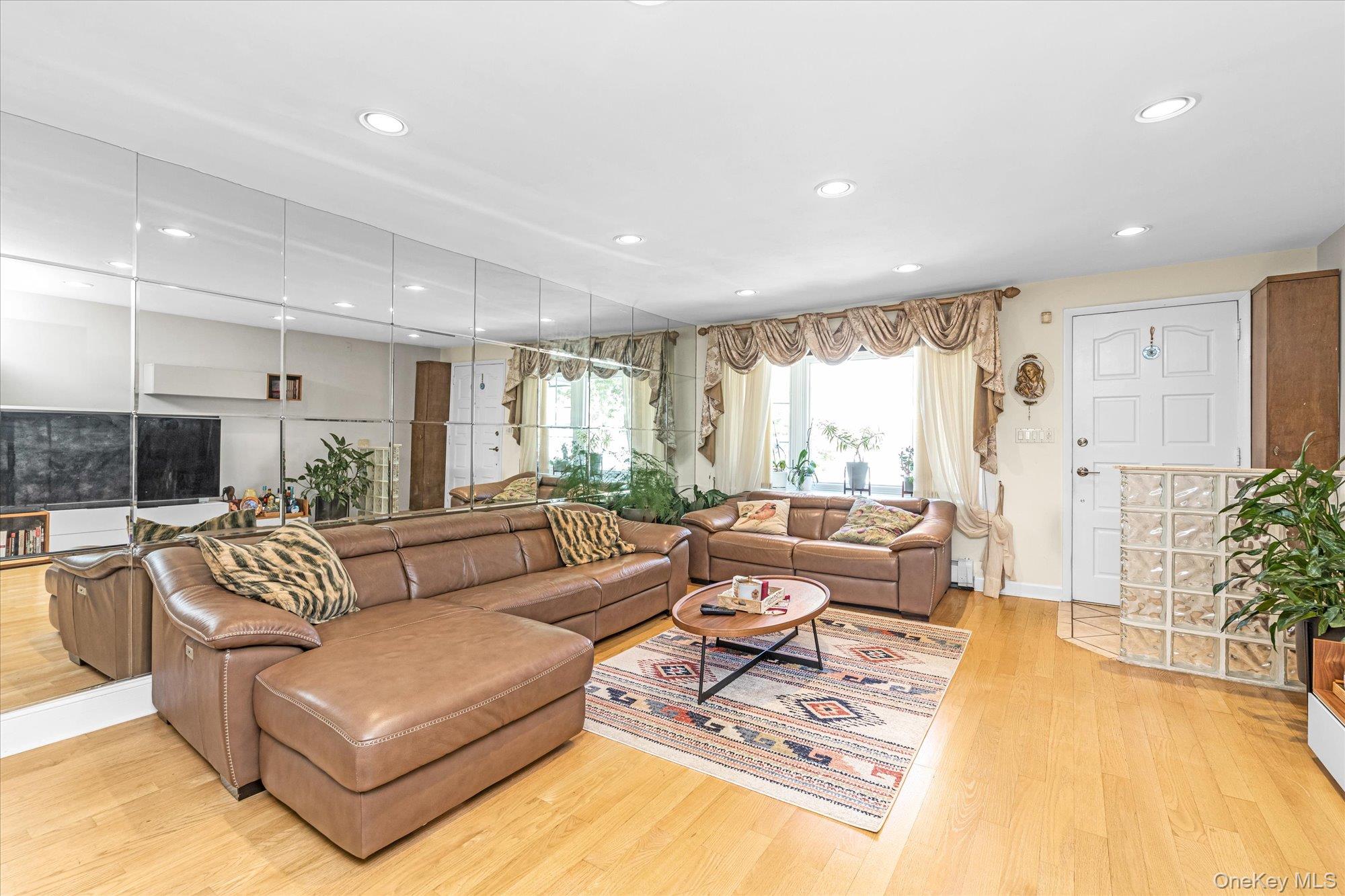 6440 60th Avenue, Maspeth, NY 11378