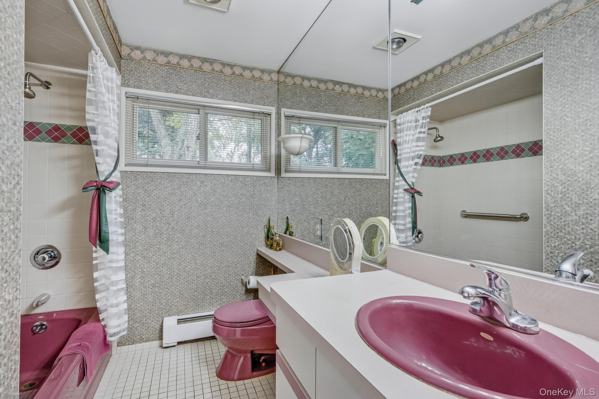 16 Delmar Lane, Commack, NY 11725