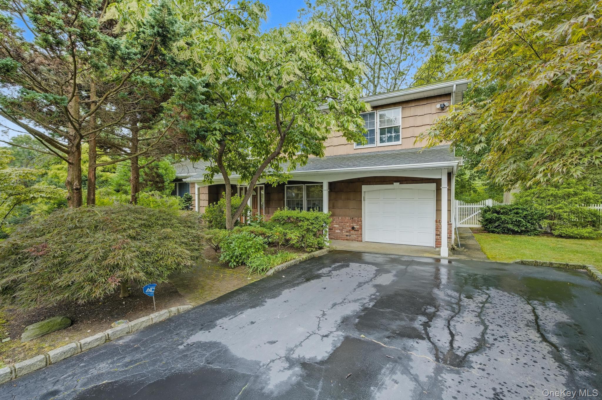 16 Delmar Lane, Commack, NY 11725