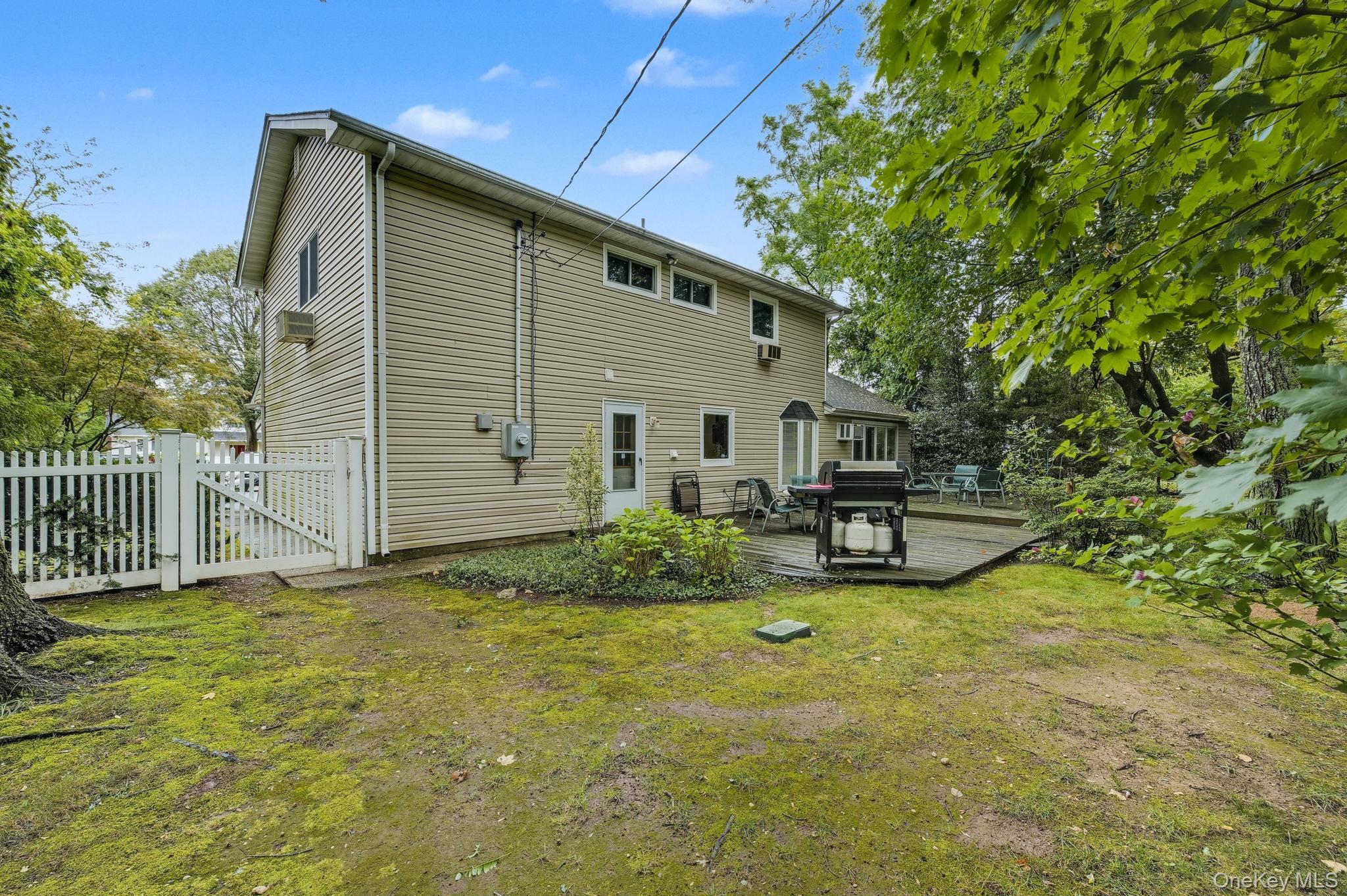 16 Delmar Lane, Commack, NY 11725