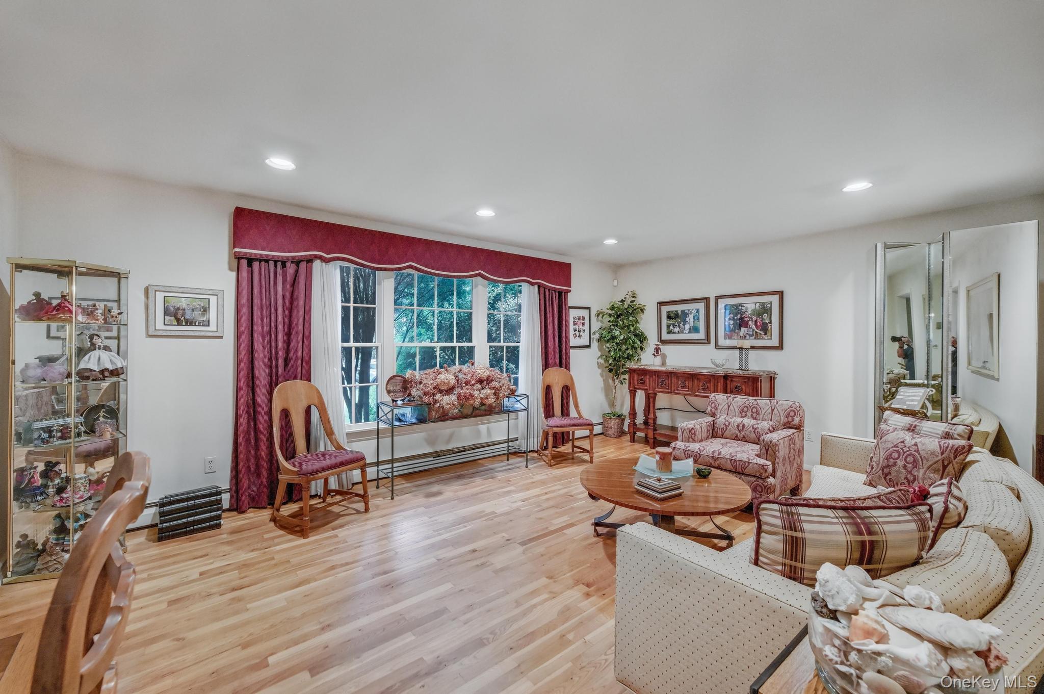 16 Delmar Lane, Commack, NY 11725