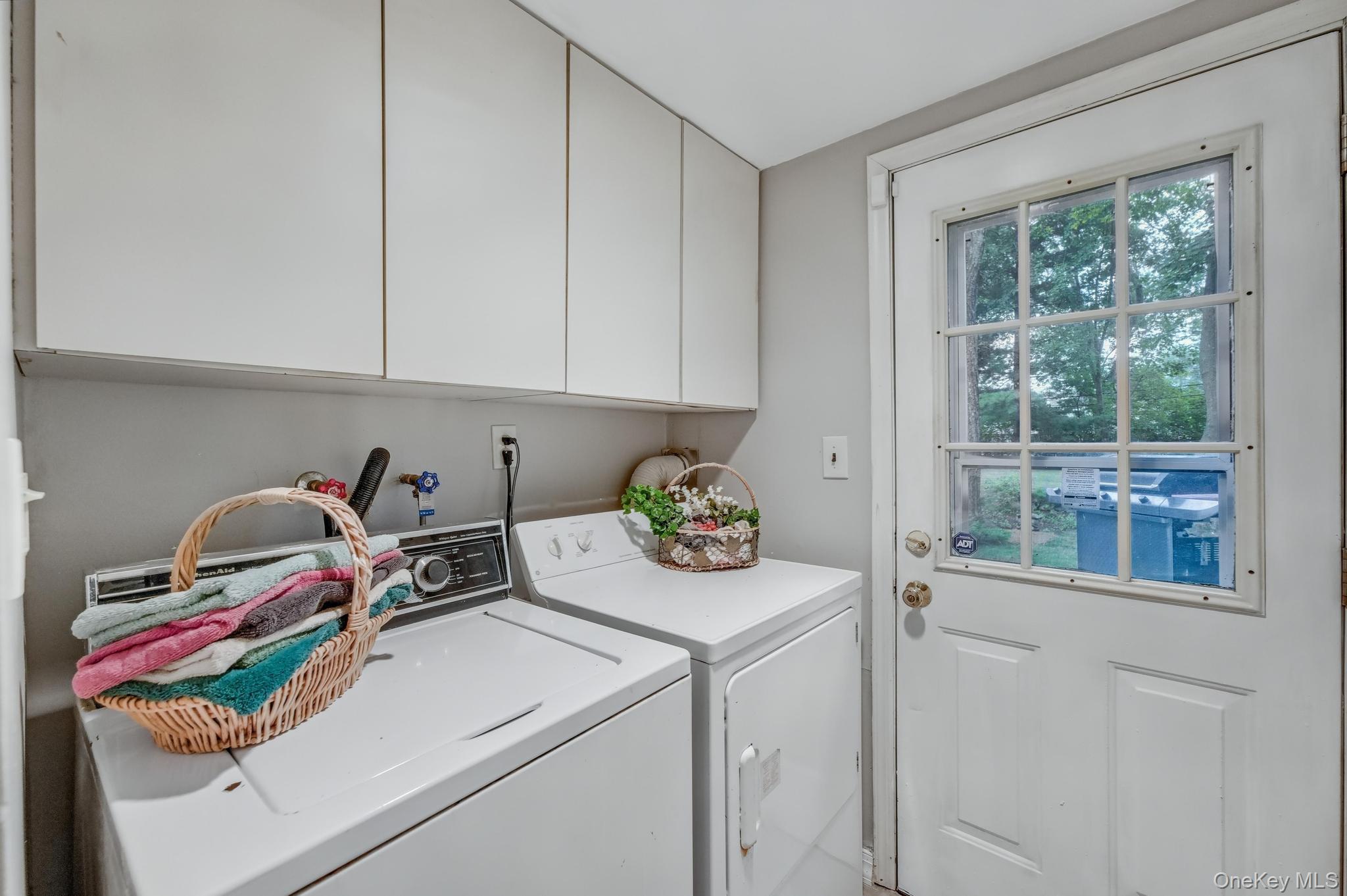 16 Delmar Lane, Commack, NY 11725