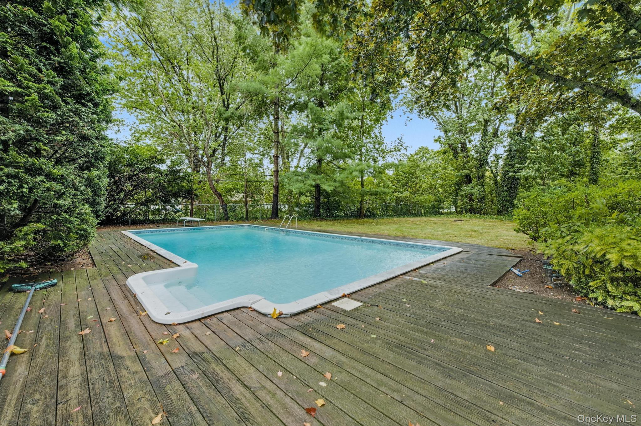 16 Delmar Lane, Commack, NY 11725